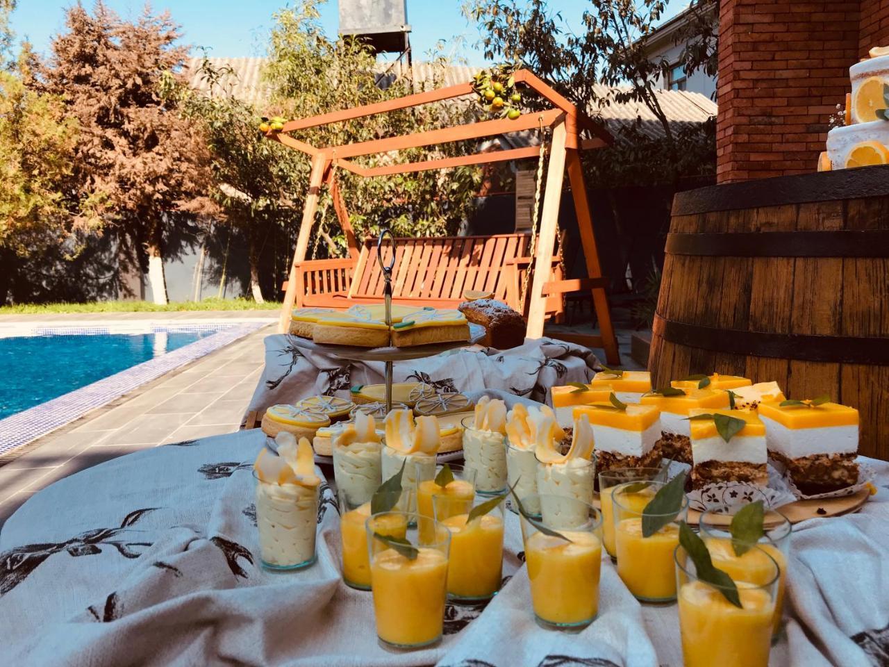 Citron Cottages Batumi Ngoại thất bức ảnh